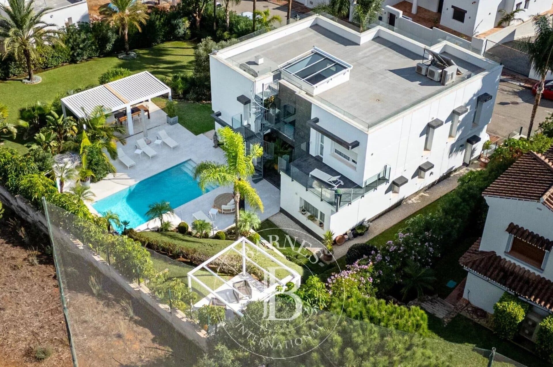 Majestuosa villa contemporánea en primera linea de Golf